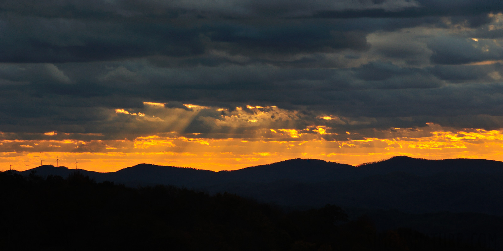 West Virginia [200 mm, 1/80 Sek. bei f / 25, ISO 1000]